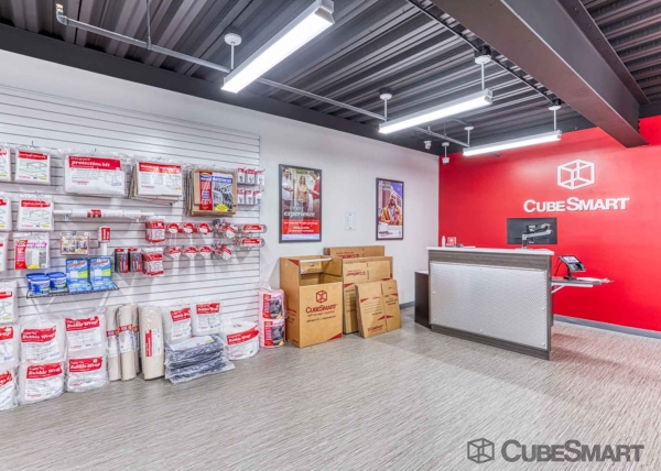 Storage Units at CubeSmart Self Storage - FL Palm Beach Gardens Riverside - 10400 Riverside Drive