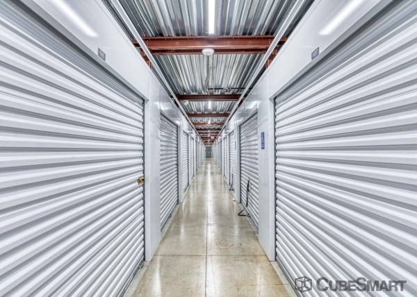 Facility photo: //images.sparefoot.com/medium/220349695f6901e040a.jpg