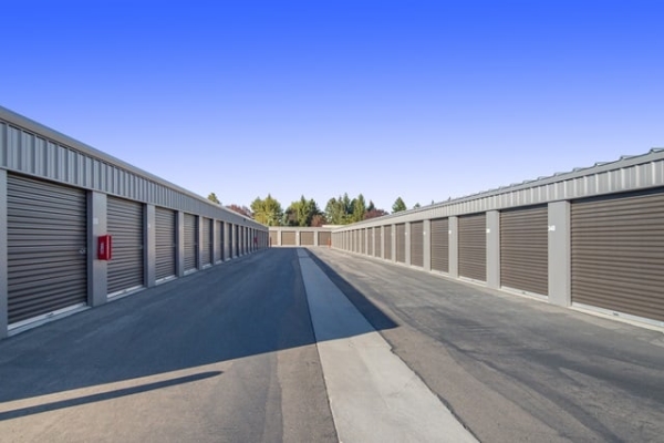 Facility photo: //images.sparefoot.com/medium/22035669f5fa7fed42b.jpg