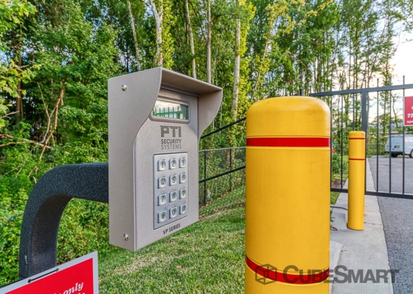 Facility photo: //images.sparefoot.com/medium/22036968a828235937b.jpg