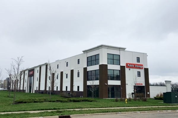 Facility photo: //images.sparefoot.com/medium/220375689ddfd632e10.jpg