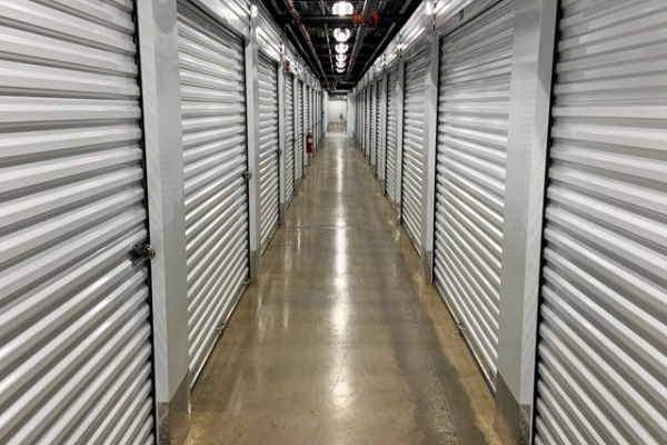 Facility photo: //images.sparefoot.com/medium/22037568e7b4e016503.jpg