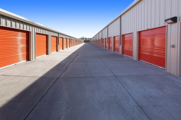 Facility photo: //images.sparefoot.com/medium/2203786884d45d4156c.jpg