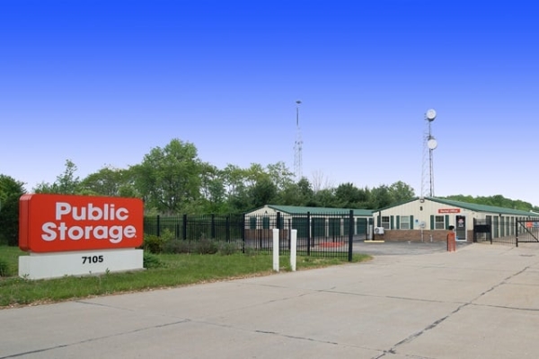 Facility photo: //images.sparefoot.com/medium/220397689202e37e1c0.jpg