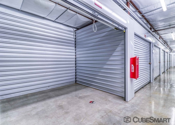 Facility photo: //images.sparefoot.com/medium/220409689460b855449.jpg