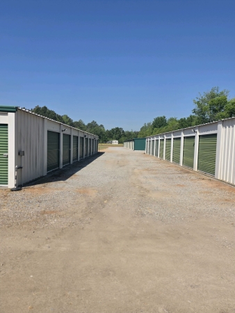Facility photo: //images.sparefoot.com/medium/22042369f4e77ca75a2.jpeg