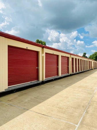 Facility photo: //images.sparefoot.com/medium/220427612e1d734ac19.jpg