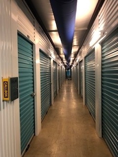 Facility photo: //images.sparefoot.com/medium/220427612e1d787cd5c.jpg