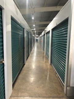 Facility photo: //images.sparefoot.com/medium/220427612e1d7919295.jpg