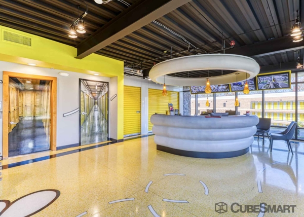 Facility photo: //images.sparefoot.com/medium/220436689064aaa225e.jpg