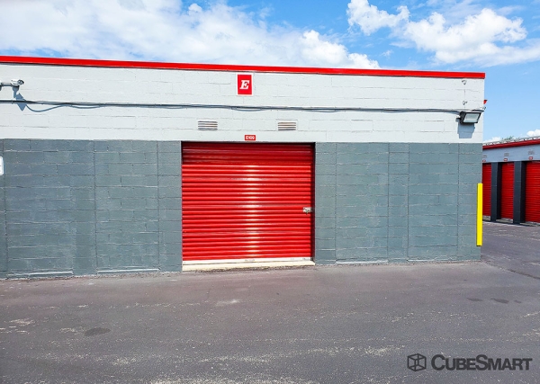 Facility photo: //images.sparefoot.com/medium/22046168809e8dd41f5.jpg