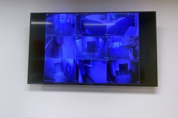 Facility photo: //images.sparefoot.com/medium/2204806884d2f060bd7.jpg
