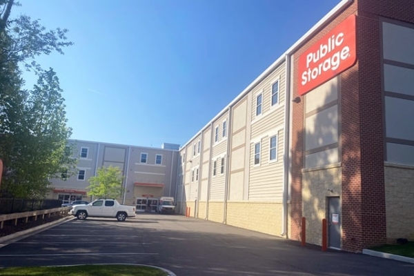 Facility photo: //images.sparefoot.com/medium/22048069440b42cc09e.jpg