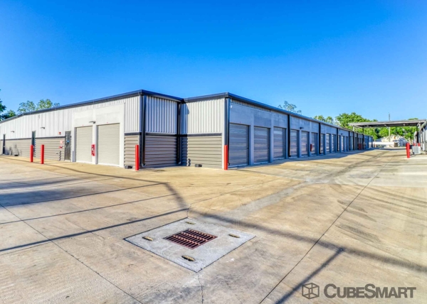 Facility photo: //images.sparefoot.com/medium/22050269fc2e7ad8a59.jpg