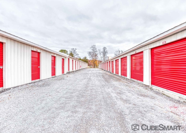 Facility photo: //images.sparefoot.com/medium/22055468948654bb79a.jpg