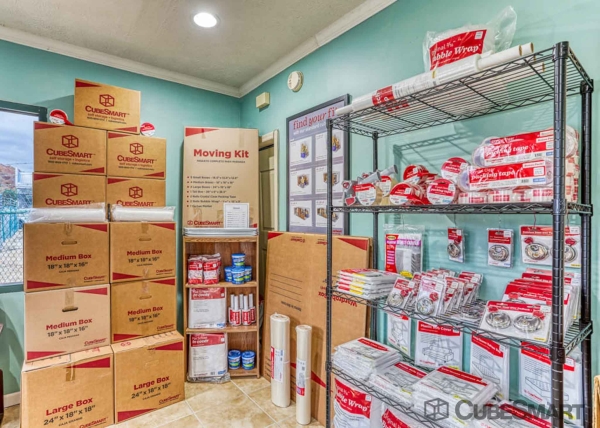 Facility photo: //images.sparefoot.com/medium/2205546894865645d78.jpg