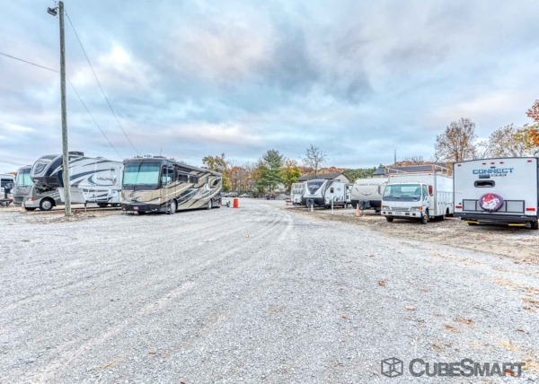 Facility photo: //images.sparefoot.com/medium/22055568cbe849d84d5.jpg
