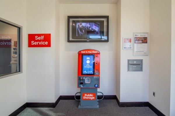 Facility photo: //images.sparefoot.com/medium/22055769358c9b0b2f8.jpg