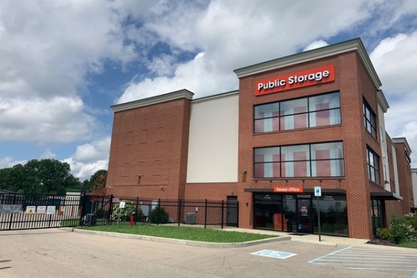 Facility photo: //images.sparefoot.com/medium/22059268974a35411cc.jpg