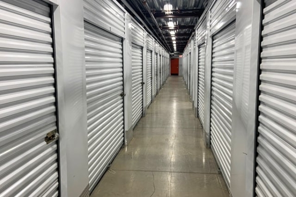 Facility photo: //images.sparefoot.com/medium/22059268974a361a570.jpg