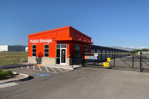 Facility photo: //images.sparefoot.com/medium/22059469343acebc587.jpg