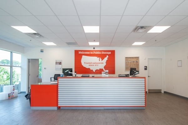 Facility photo: //images.sparefoot.com/medium/220597689c8eb0f0a13.jpg