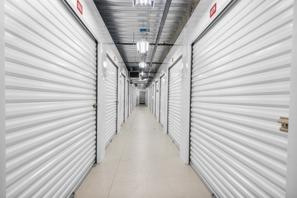 Facility photo: //images.sparefoot.com/medium/220598694016bc5e9a4.jpg