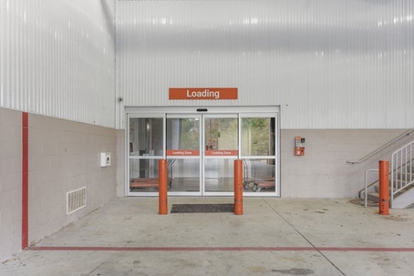 Facility photo: //images.sparefoot.com/medium/220598694016be43450.jpg