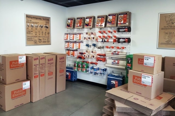 Facility photo: //images.sparefoot.com/medium/22060069f74900e9525.jpg