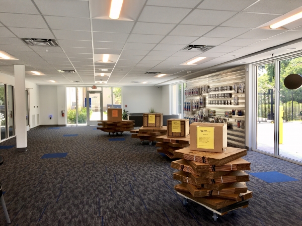 Facility photo: //images.sparefoot.com/medium/220679611bf39852bc0.jpg