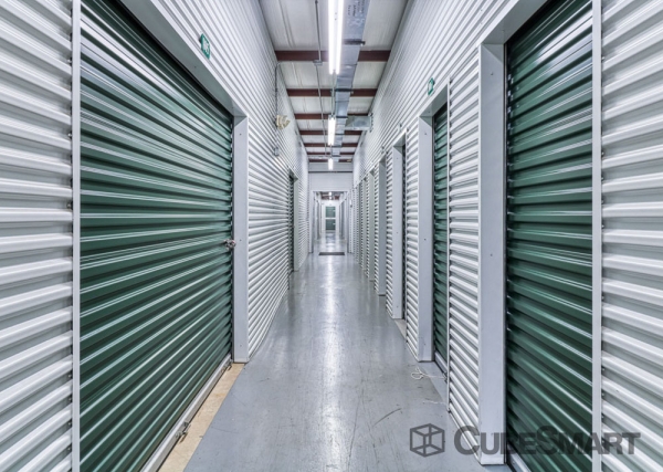 Facility photo: //images.sparefoot.com/medium/2206816901dafb56bb7.jpg