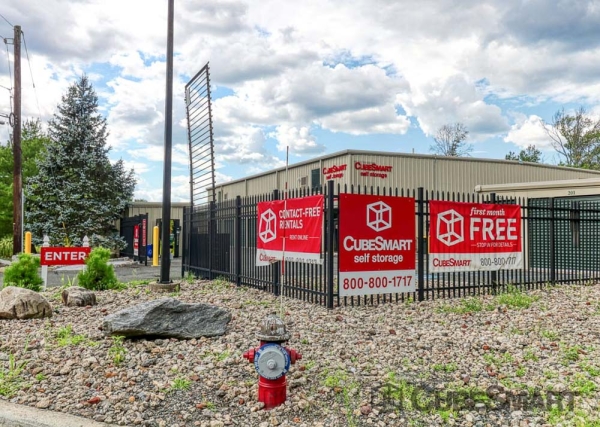 Facility photo: //images.sparefoot.com/medium/2206816989abf605c0c.jpg