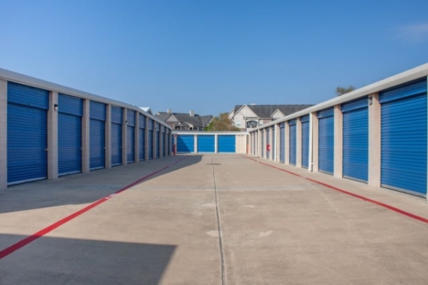 Facility photo: //images.sparefoot.com/medium/220682689de18947656.jpg