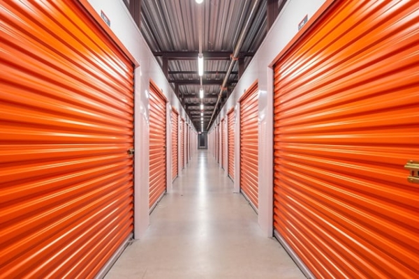 Facility photo: //images.sparefoot.com/medium/220684688cbe31b0336.jpg