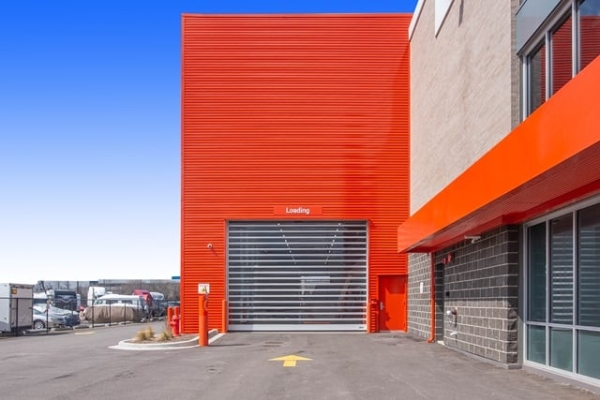 Facility photo: //images.sparefoot.com/medium/220684688cbe33adaaa.jpg