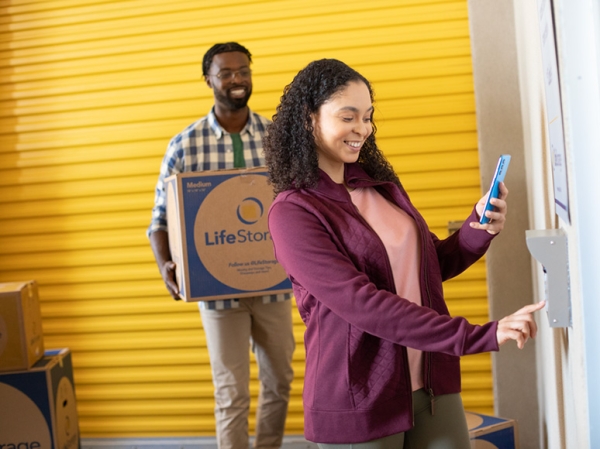 Storage Units at Life Storage - Tampa - 808 North Rome Avenue - 808 North Rome Avenue