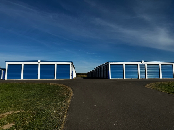 Facility photo: //images.sparefoot.com/medium/220787690cdb8c170c8.jpg