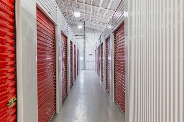 Facility photo: //images.sparefoot.com/medium/22080564e7b5614aa3c.jpg