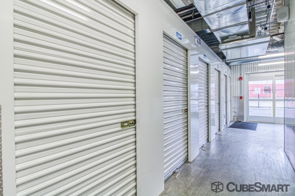 Facility photo: //images.sparefoot.com/medium/2208386881f00f5fd42.jpg