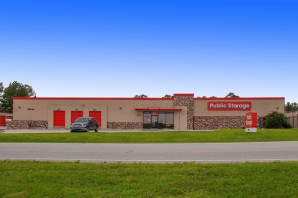 Facility photo: //images.sparefoot.com/medium/220848689de18be42d4.jpg