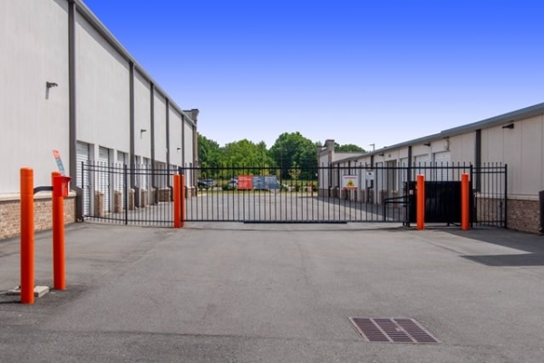 Facility photo: //images.sparefoot.com/medium/2209666876565ed1b61.jpg