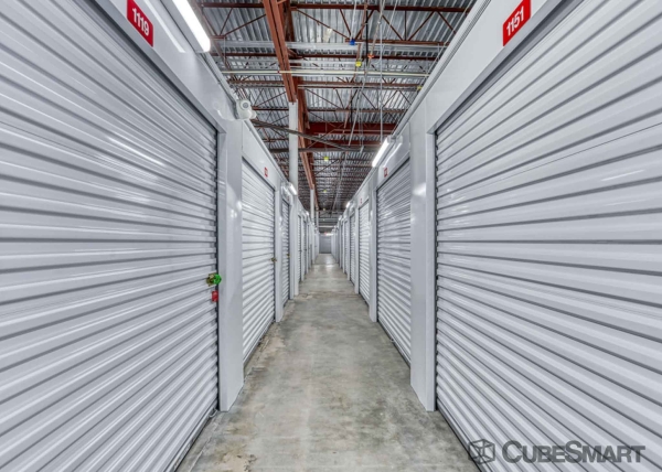 Facility photo: //images.sparefoot.com/medium/22097968832b991874d.jpg