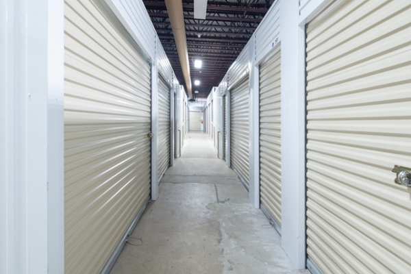 Facility photo: //images.sparefoot.com/medium/220981689f314d0cd27.jpg