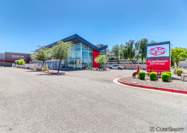 Storage Units at CubeSmart Self Storage - AZ Phoenix W Nothern Ave - 2045 West Northern Avenue