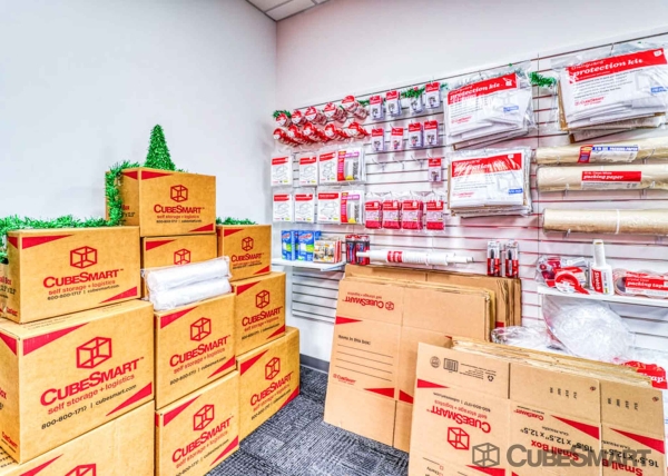 Storage Units at CubeSmart Self Storage - GA Macon Pio Nono Ave - 400 Pio Nono Avenue