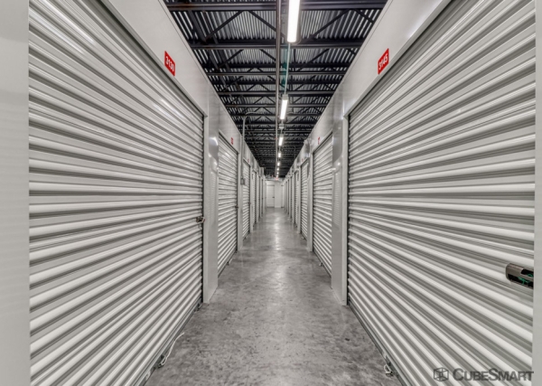 Facility photo: //images.sparefoot.com/medium/221022688b1ae5f3492.jpg