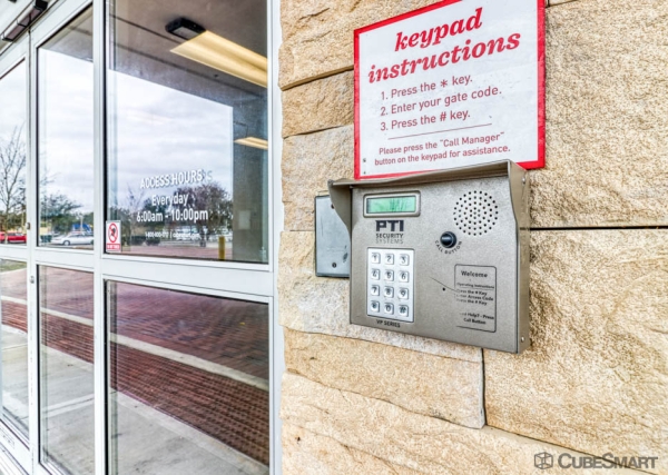 Facility photo: //images.sparefoot.com/medium/221022688f0ccdd3993.jpg