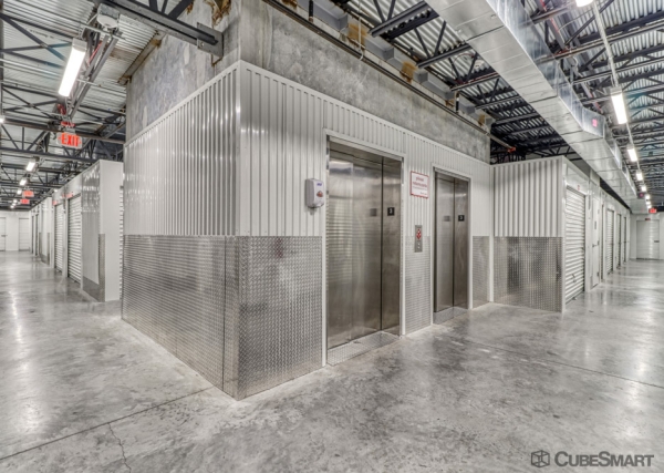 Facility photo: //images.sparefoot.com/medium/22102269899d231dbef.jpg