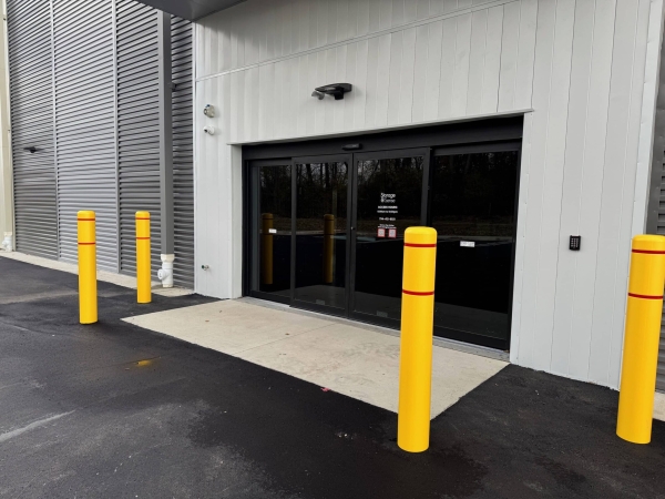 Facility photo: //images.sparefoot.com/medium/22107969303f106fd1b.jpeg