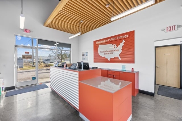 Facility photo: //images.sparefoot.com/medium/2210856957d25d7f872.jpg